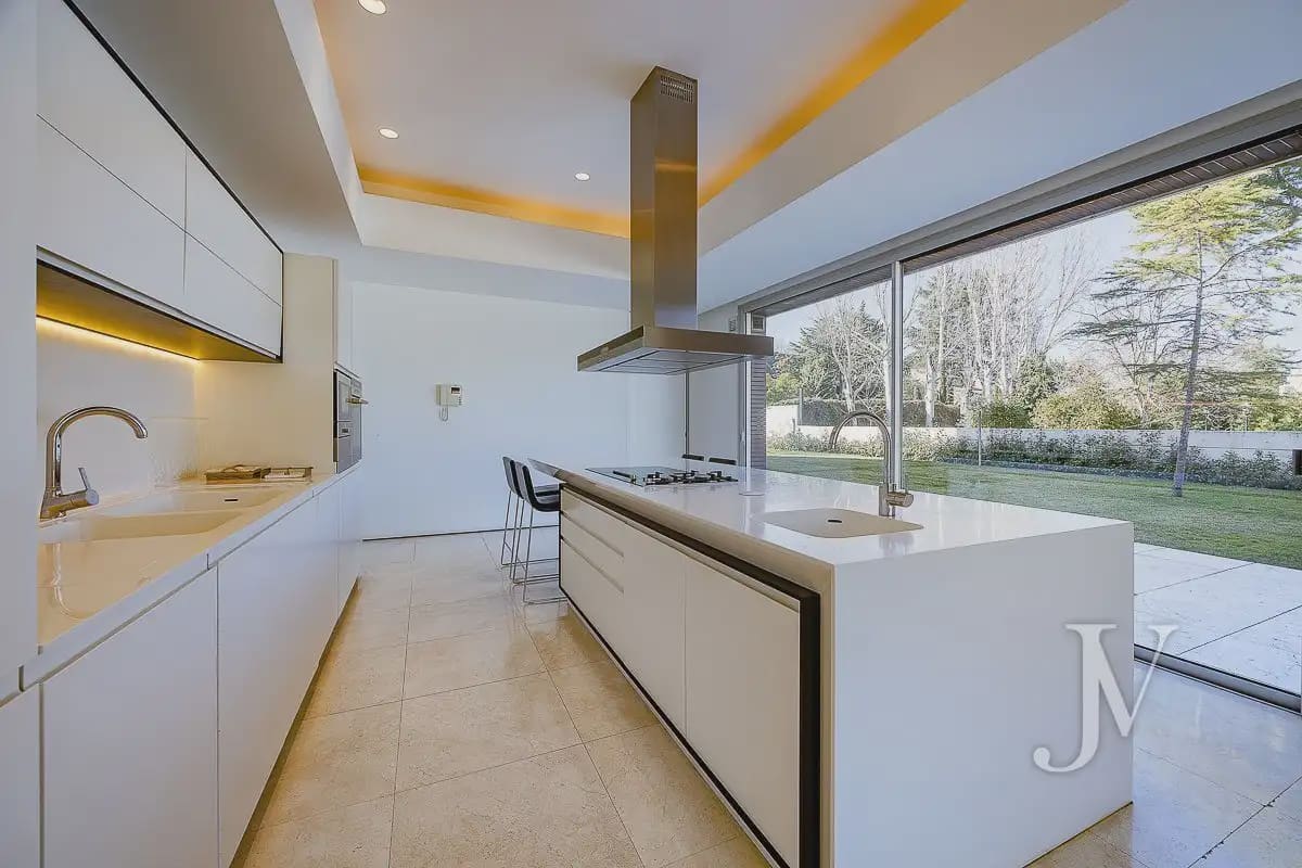 9 sovrum Villa till salu i Madrid stad med pool garage - 7 500 000 € (Ref: 9965642)