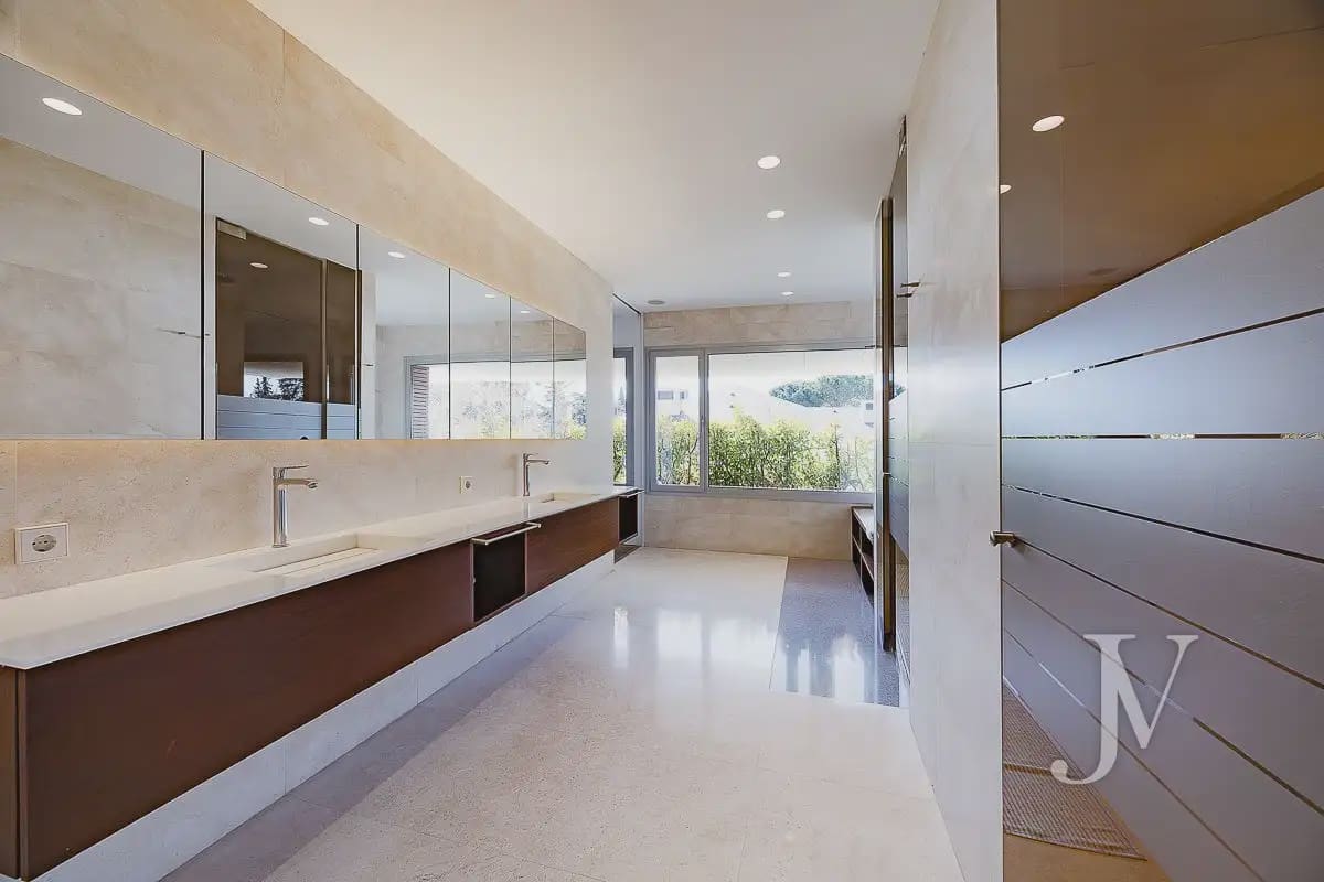 9 sovrum Villa till salu i Madrid stad med pool garage - 7 500 000 € (Ref: 9965642)