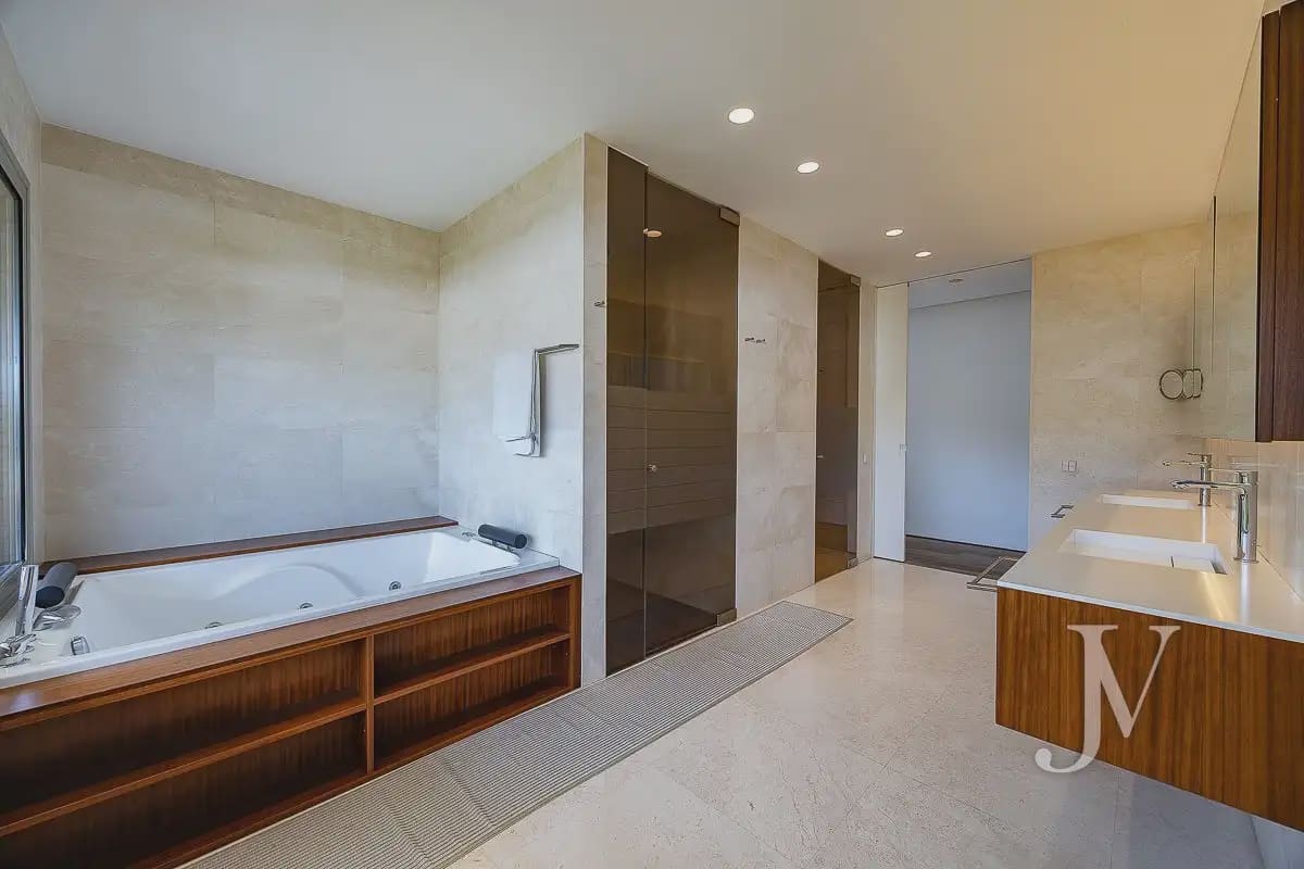 9 sovrum Villa till salu i Madrid stad med pool garage - 7 500 000 € (Ref: 9965642)