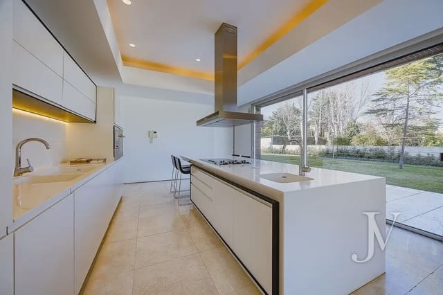 9 sovrum Villa till salu i El Plantío, Madrid stad med pool garage - 7 500 000 € (Ref: 9965642)