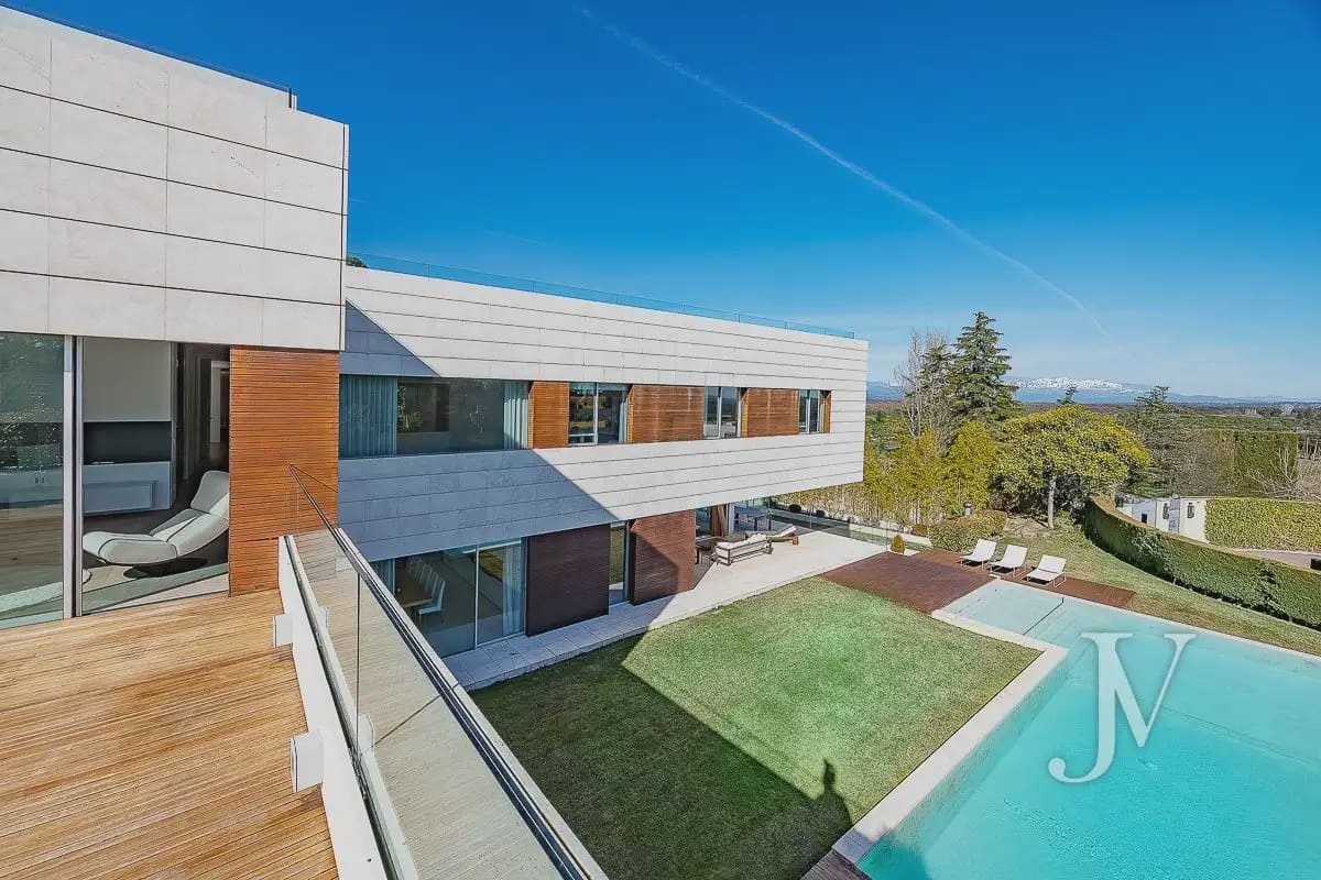 9 sovrum Villa till salu i Madrid stad med pool garage - 7 500 000 € (Ref: 9965642)