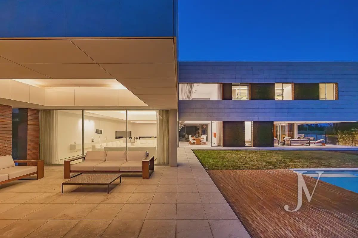 9 sovrum Villa till salu i Madrid stad med pool garage - 7 500 000 € (Ref: 9965642)