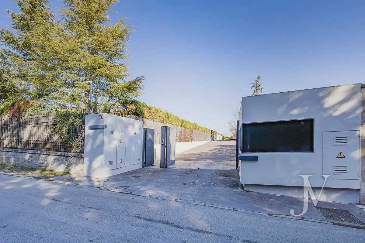 9 sovrum Villa till salu i Madrid stad med pool garage - 7 500 000 € (Ref: 9965642)