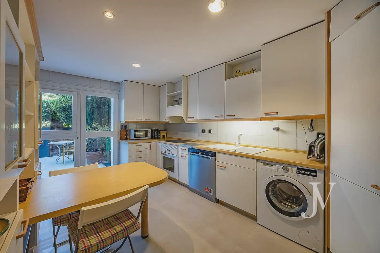 5 quarto Moradia Geminada para arrendar em Madrid cidade com piscina garagem - 4 900 € (Ref: 9965643)