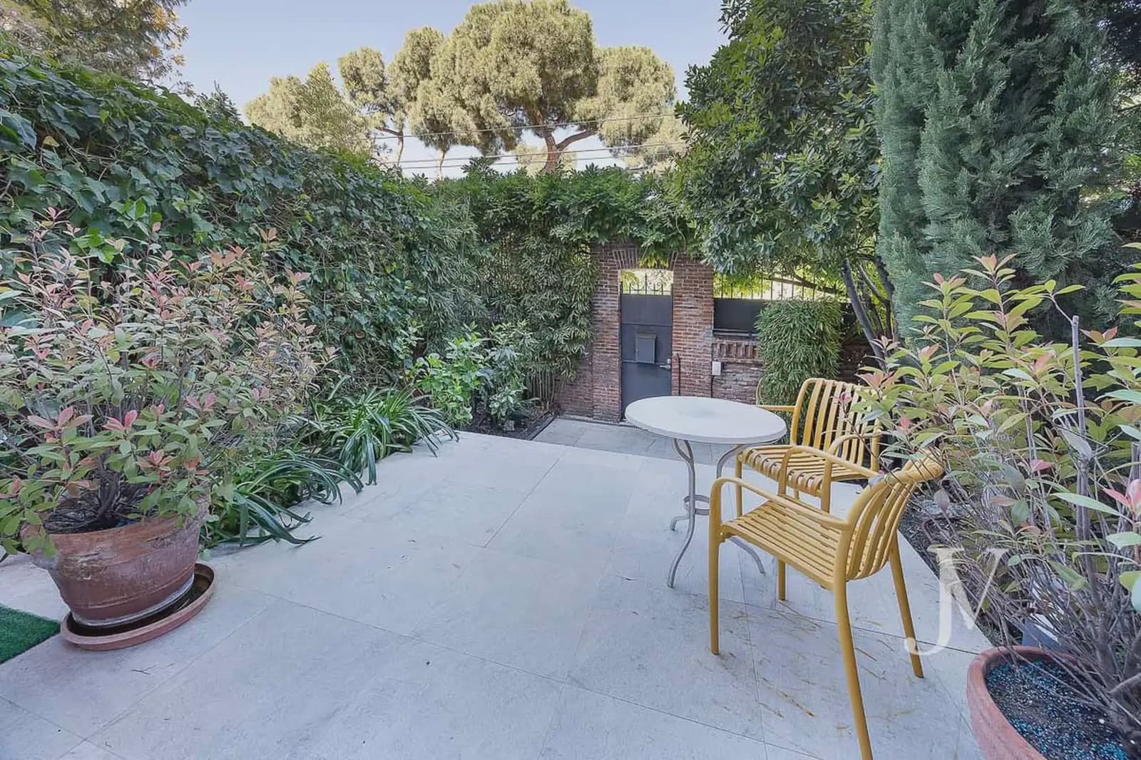 5 quarto Moradia Geminada para arrendar em Madrid cidade com piscina garagem - 4 900 € (Ref: 9965643)