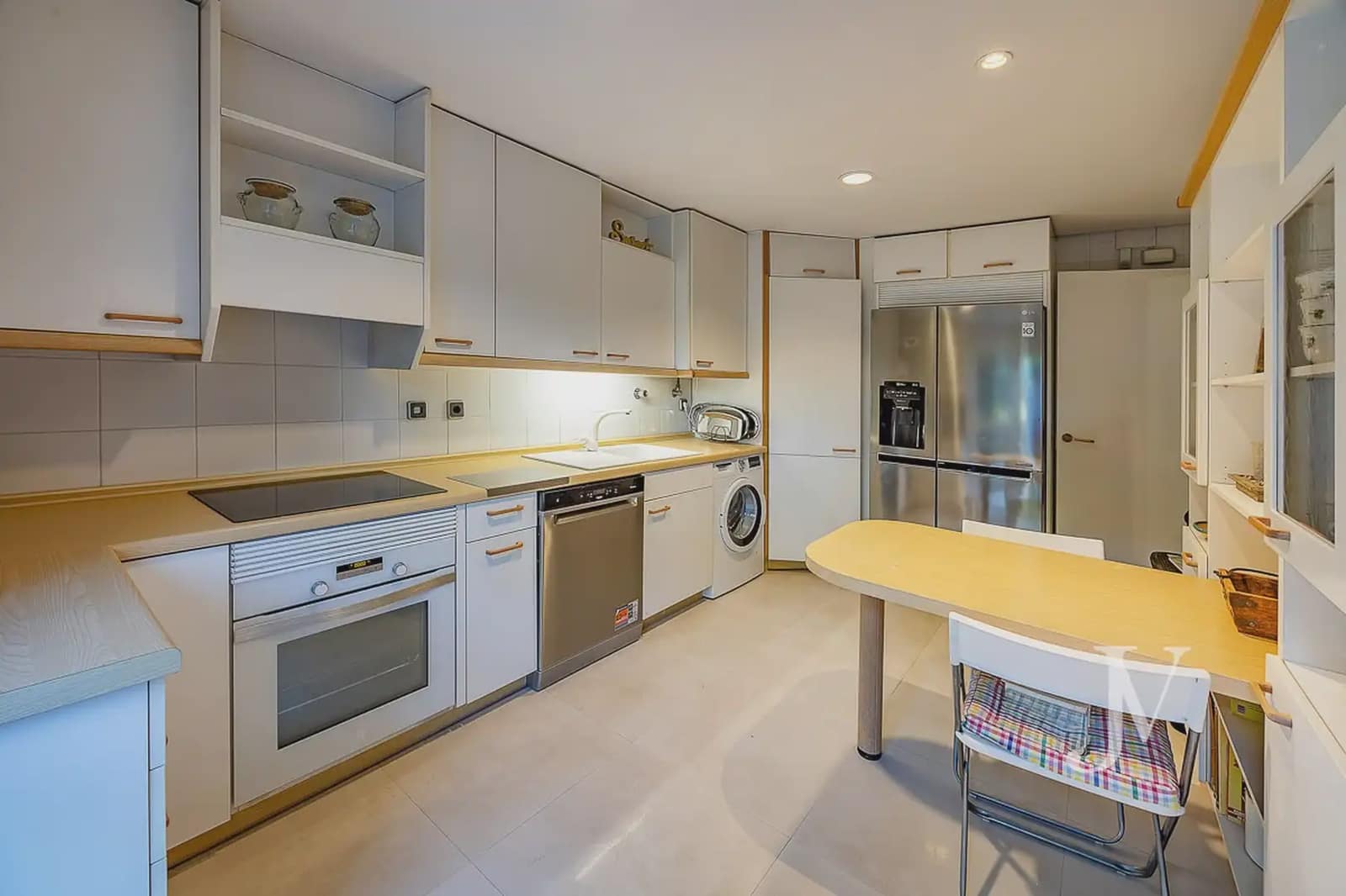 5 quarto Moradia Geminada para arrendar em Madrid cidade com piscina garagem - 4 900 € (Ref: 9965643)