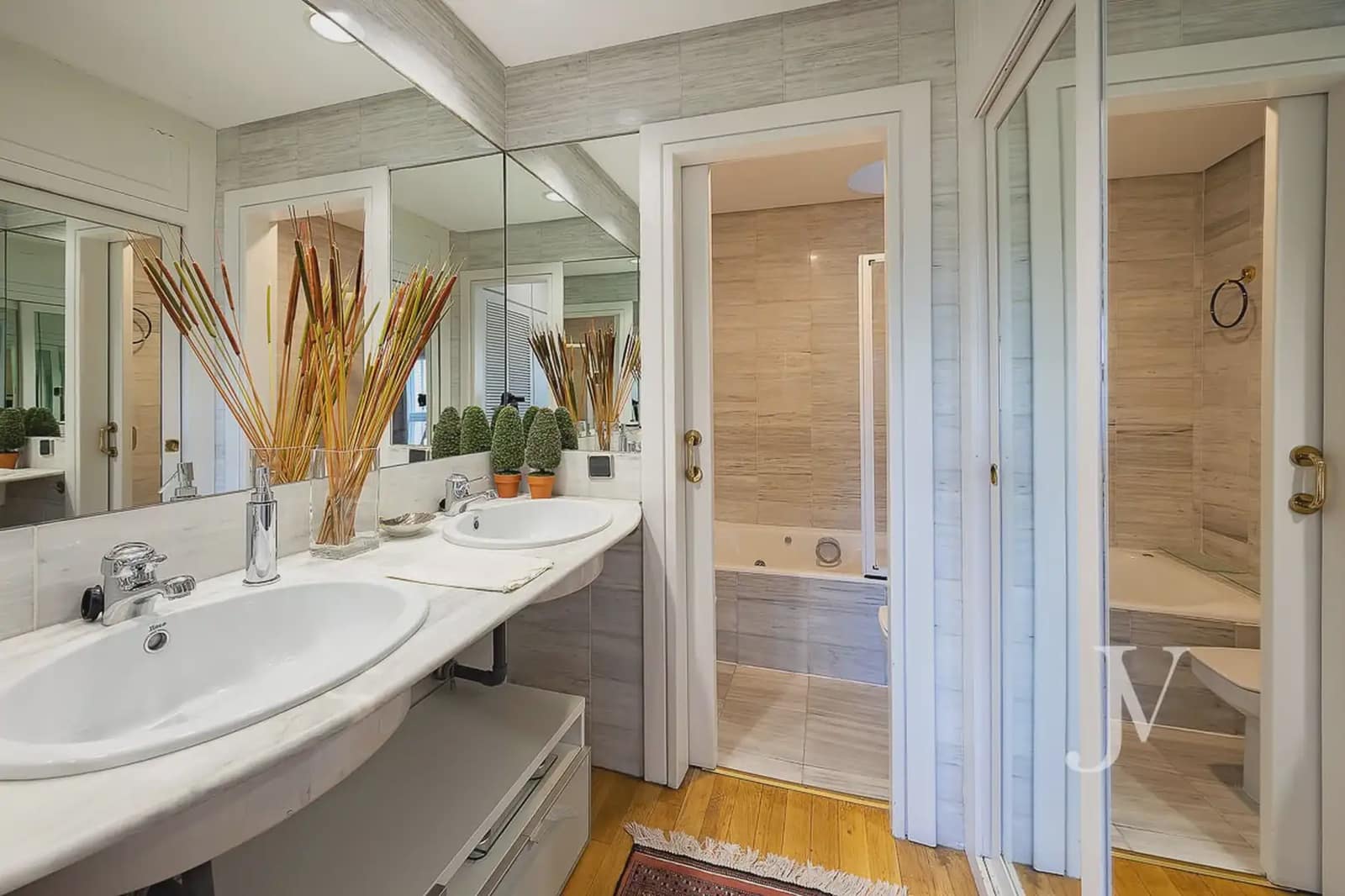 5 quarto Moradia Geminada para arrendar em Madrid cidade com piscina garagem - 4 900 € (Ref: 9965643)