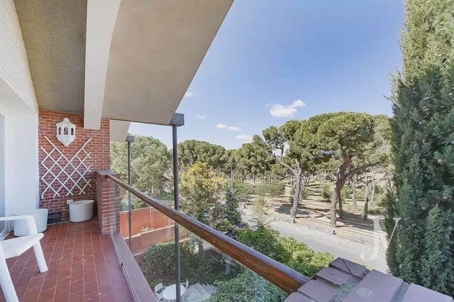 5 quarto Moradia Geminada para arrendar em Ciudad Universitaria, Madrid cidade com piscina garagem - 4 900 € (Ref: 9965643)