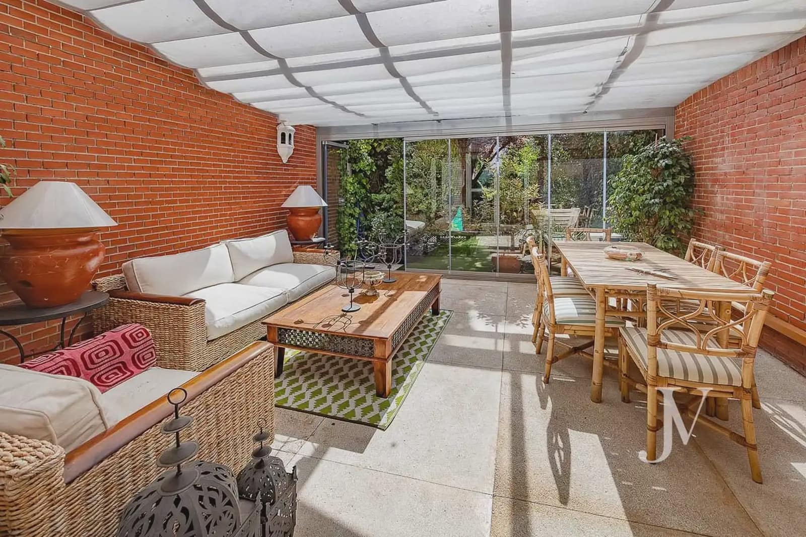 5 quarto Moradia Geminada para arrendar em Madrid cidade com piscina garagem - 4 900 € (Ref: 9965643)