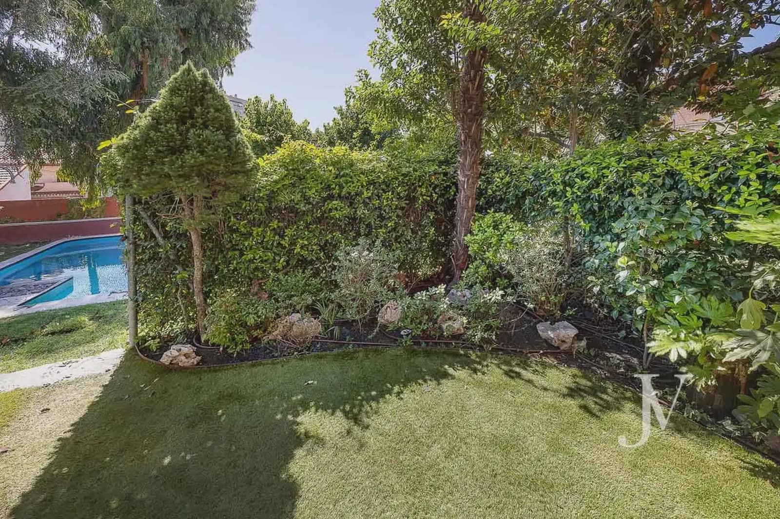 5 quarto Moradia Geminada para arrendar em Madrid cidade com piscina garagem - 4 900 € (Ref: 9965643)