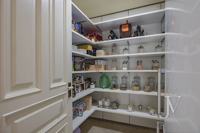 5 soverom Villa til salgs i Ciudad Universitaria, Madrid by med svømmebasseng garasje - € 3 800 000 (Ref: 9965646)