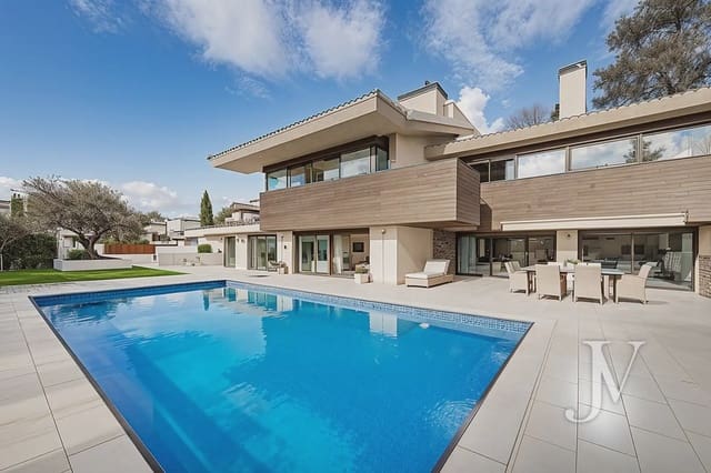 5 soverom Villa til salgs i Ciudad Universitaria, Madrid by med svømmebasseng garasje - € 3 800 000 (Ref: 9965646)