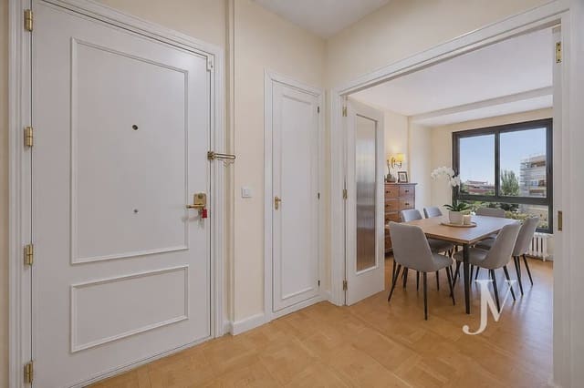 5 Zimmer Wohnung zu verkaufen in Ciudad Universitaria, Madrid Stadt mit Pool Garage - 1.285.000 € (Ref: 9965648)