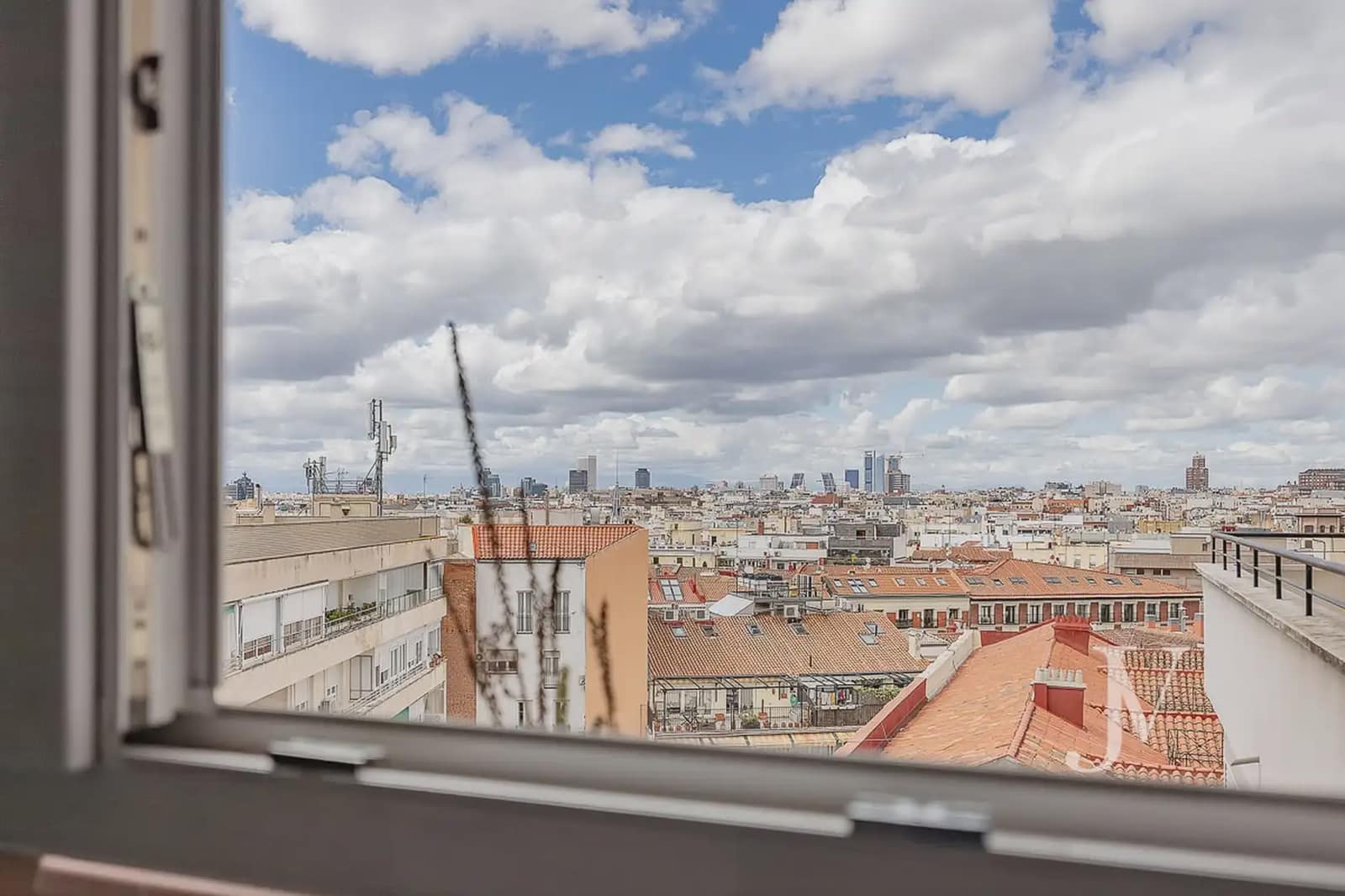 4 sovrum Lägenhet att hyra i Madrid stad med garage - 9 000 € (Ref: 9965652)
