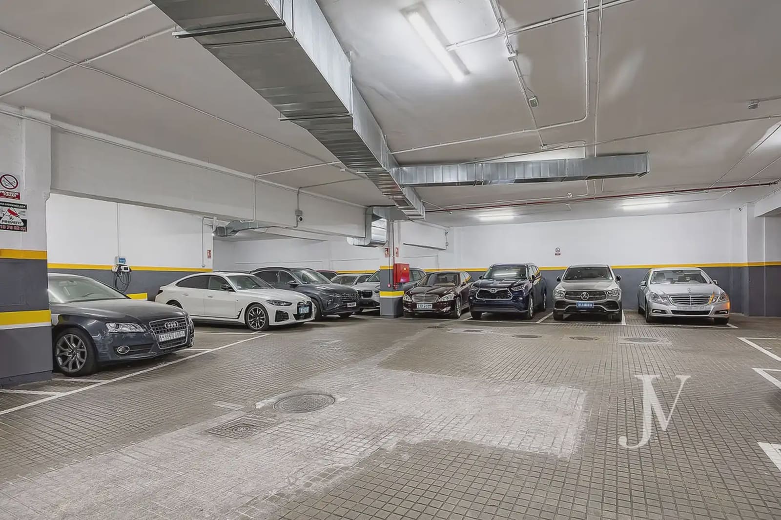 4 sovrum Lägenhet att hyra i Madrid stad med garage - 9 000 € (Ref: 9965652)