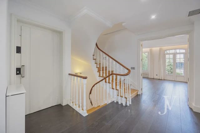 5 soverom Kjedet enebolig til salgs i Piovera, Madrid by med svømmebasseng garasje - € 3 150 000 (Ref: 9997516)