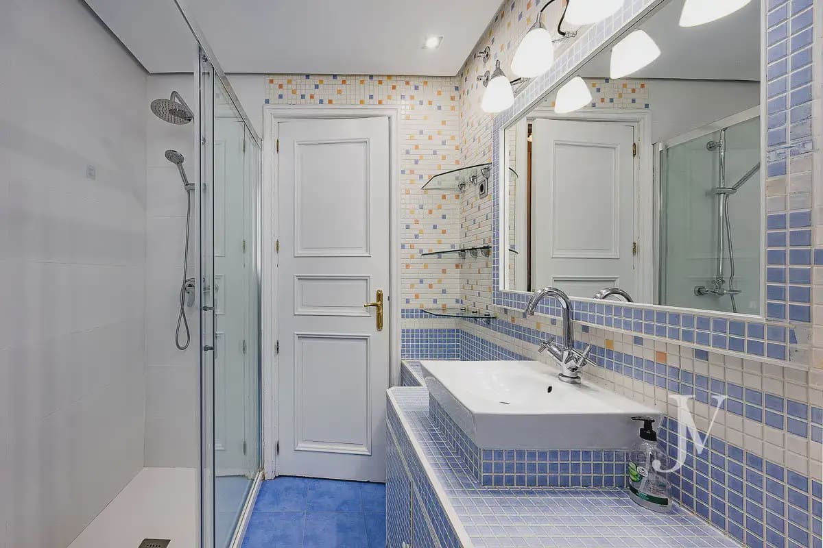 Pareado de 5 habitaciones en Madrid ciudad en venta con piscina garaje - 3.150.000 € (Ref: 9997516)