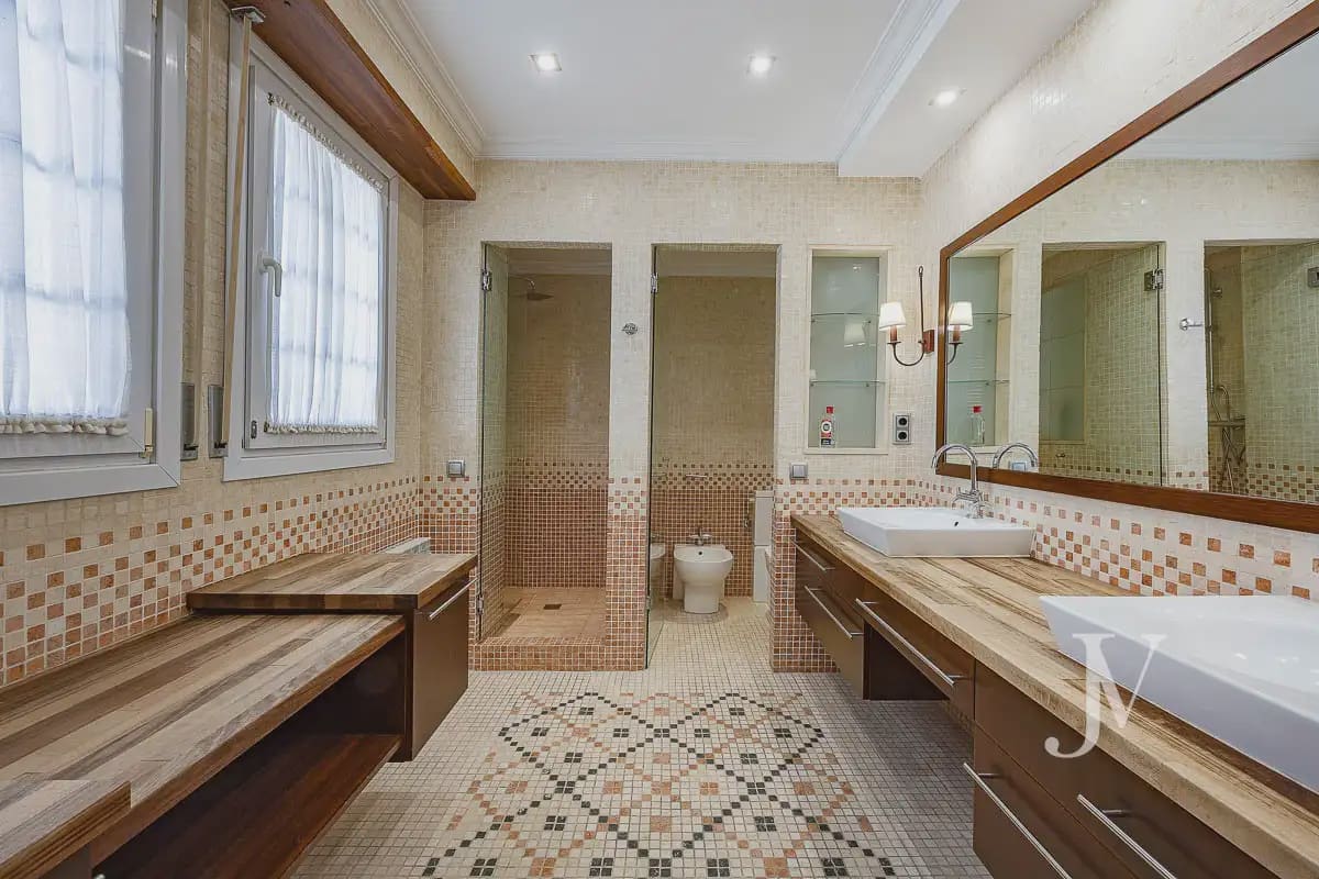 Pareado de 5 habitaciones en Madrid ciudad en venta con piscina garaje - 3.150.000 € (Ref: 9997516)