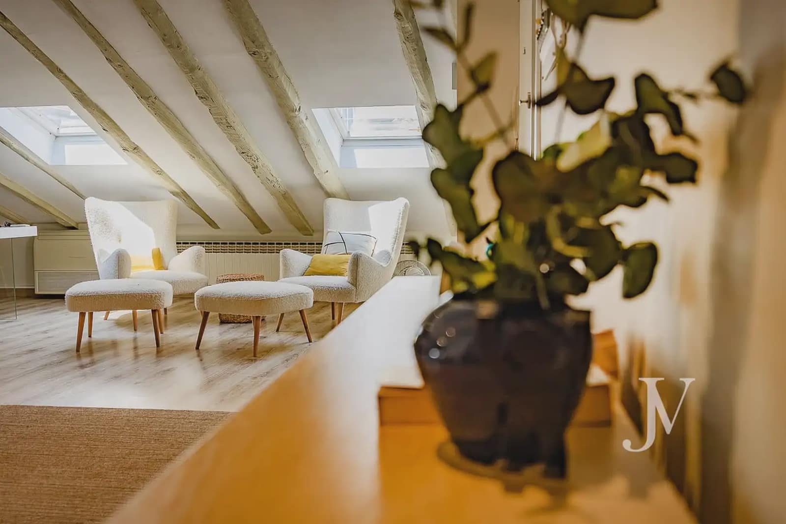 2 bedroom Penthouse for rent in Madrid city - € 2,300 (Ref: 9997596)