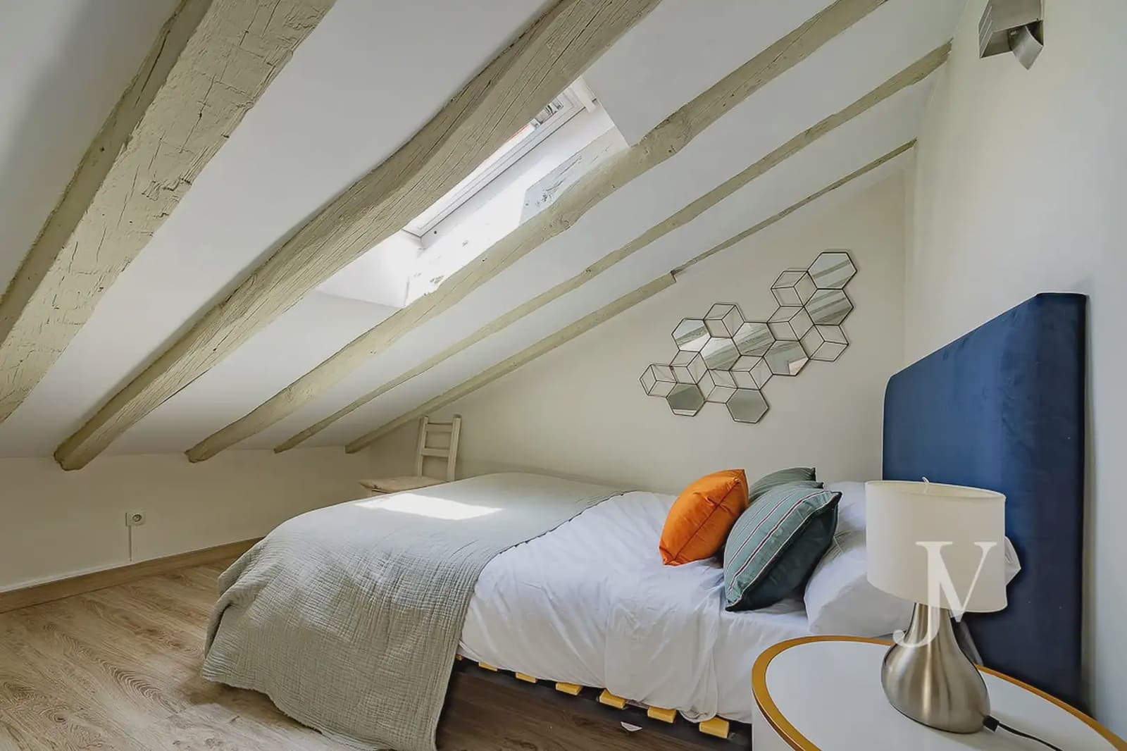 2 bedroom Penthouse for rent in Madrid city - € 2,300 (Ref: 9997596)
