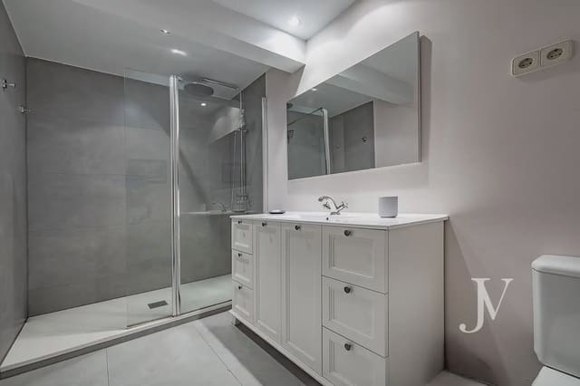 2 bedroom Penthouse for rent in Justicia, Madrid city - € 2,300 (Ref: 9997596)