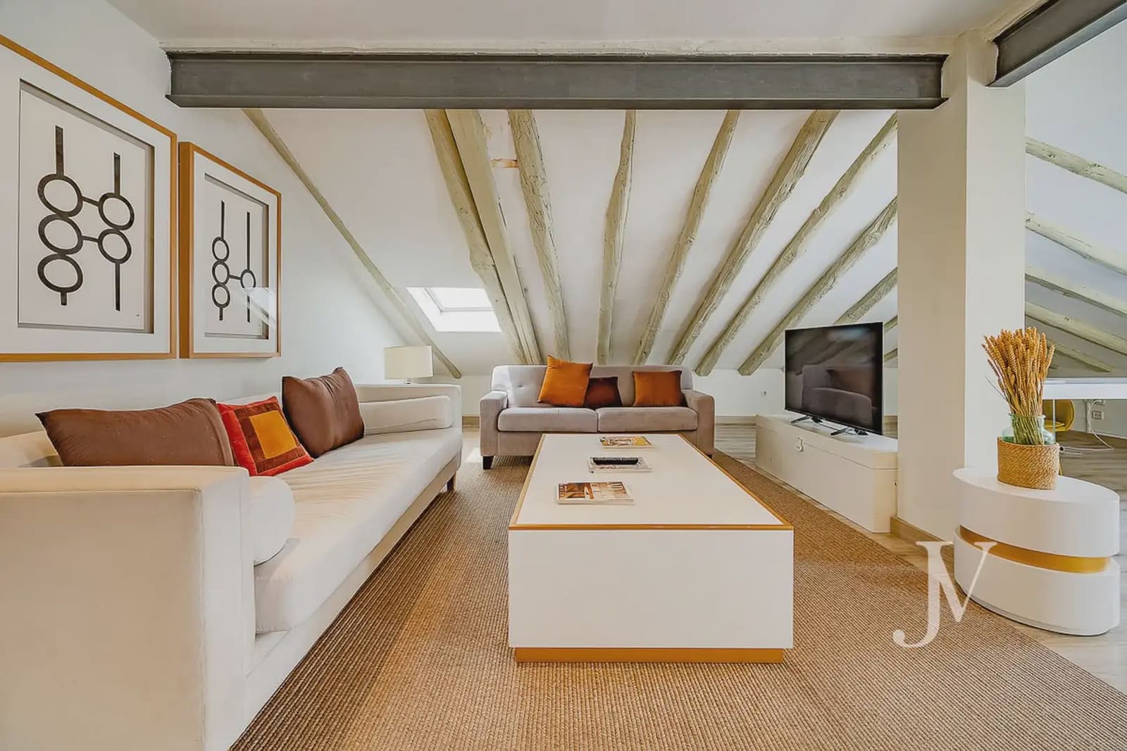 2 bedroom Penthouse for rent in Madrid city - € 2,300 (Ref: 9997596)