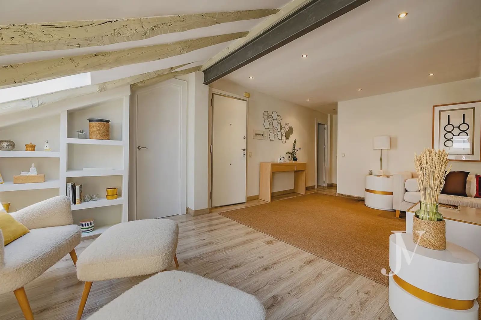 2 bedroom Penthouse for rent in Madrid city - € 2,300 (Ref: 9997596)