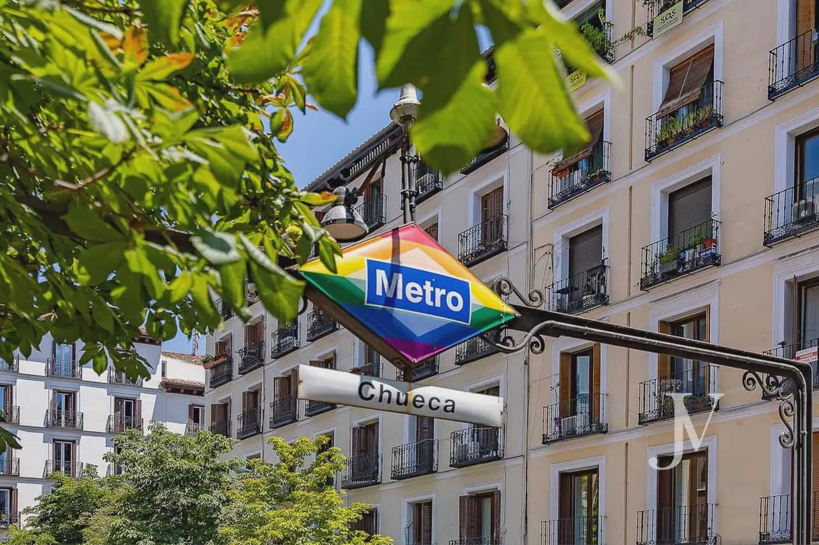 2 bedroom Penthouse for rent in Madrid city - € 2,300 (Ref: 9997596)