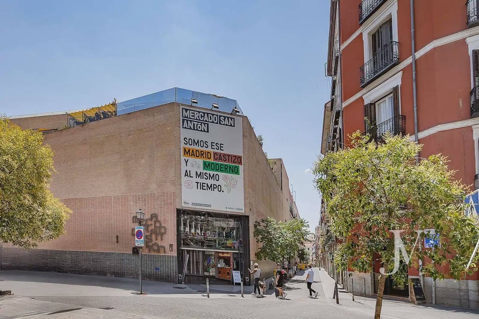 2 bedroom Penthouse for rent in Madrid city - € 2,300 (Ref: 9997596)