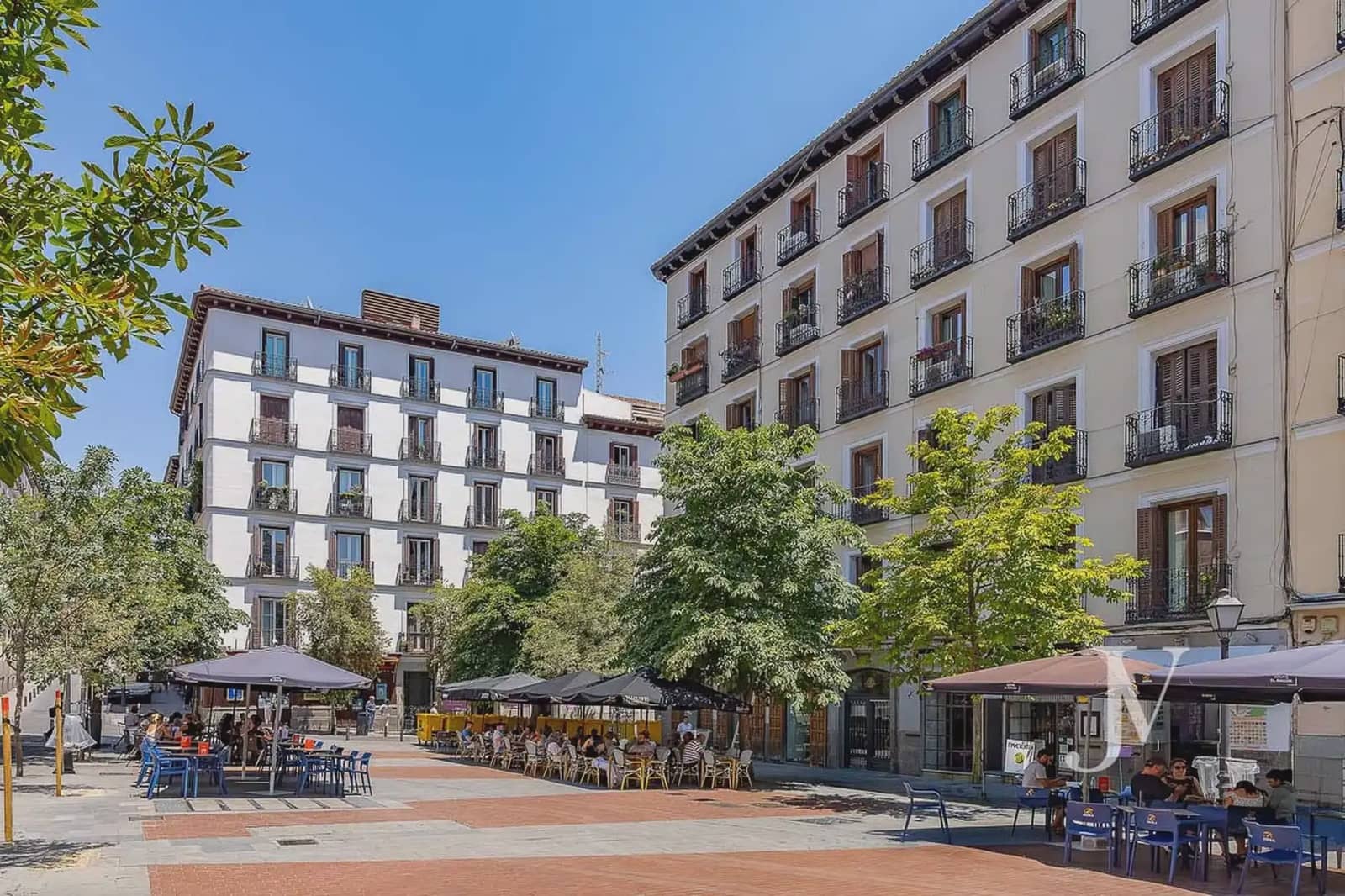2 bedroom Penthouse for rent in Madrid city - € 2,300 (Ref: 9997596)