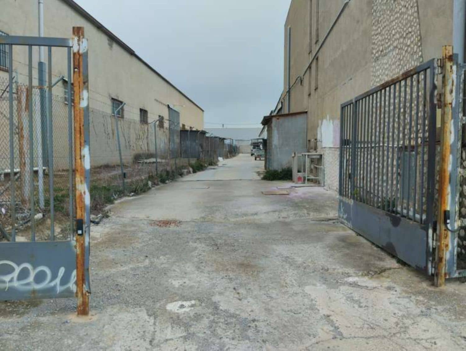 Commercial for sale in Benicarlo - € 554,000 (Ref: 8585284)