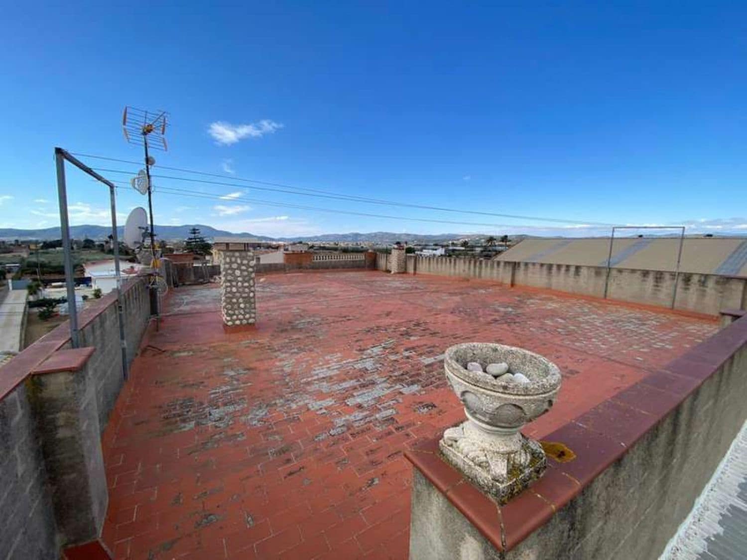 Commercial for sale in Benicarlo - € 554,000 (Ref: 8585284)