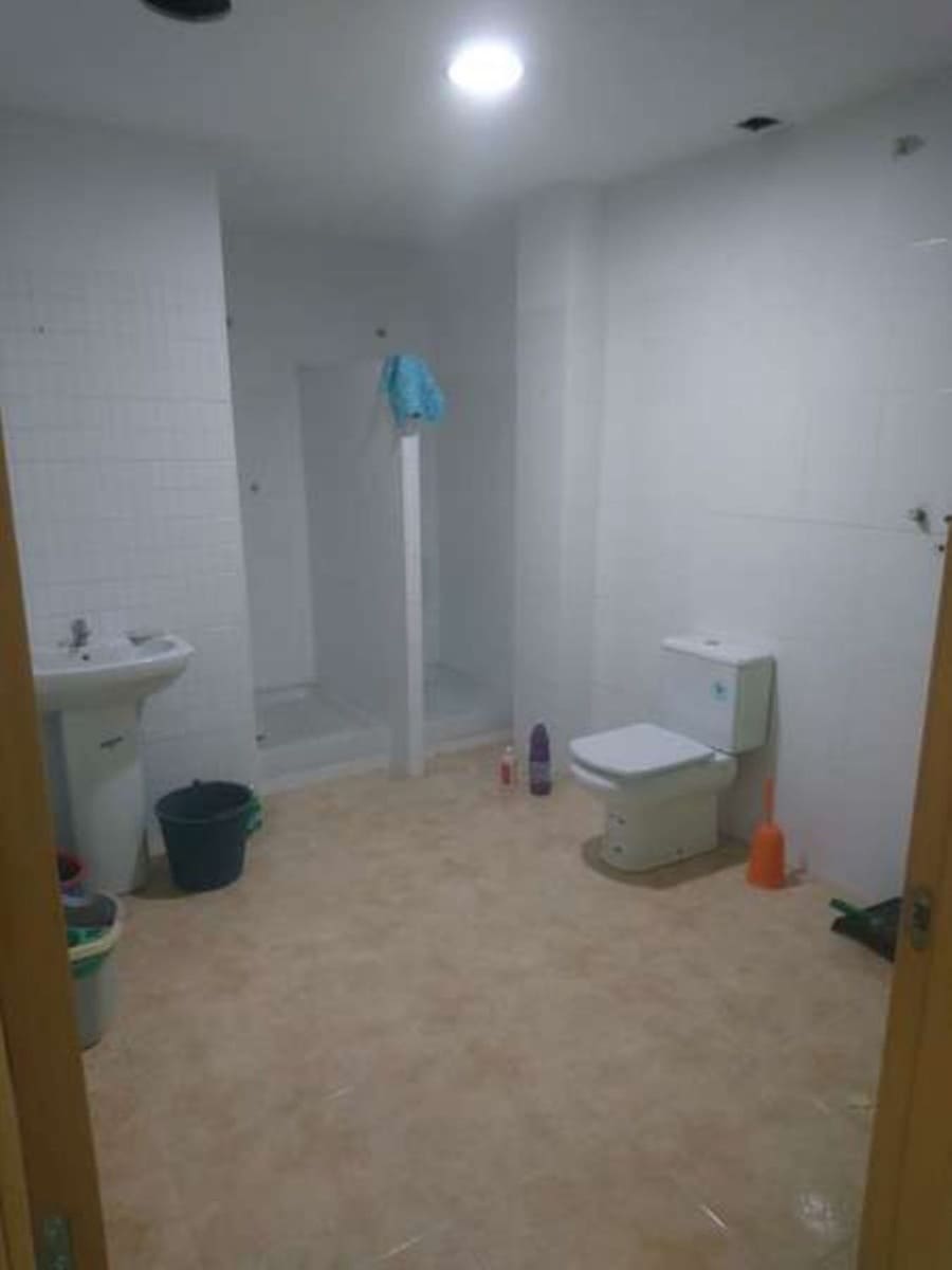 Commercial for sale in Vinaros - € 257,000 (Ref: 8585289)