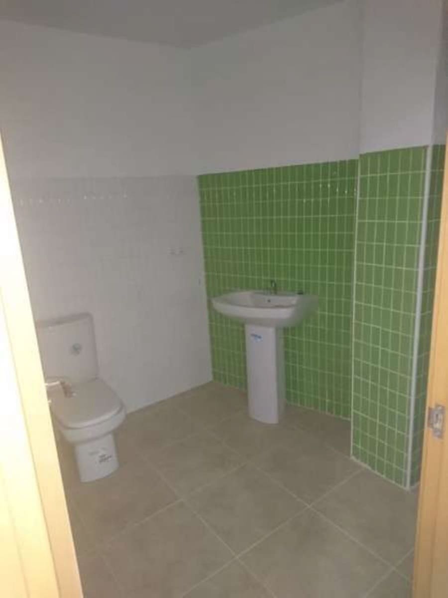 Commercial for sale in Vinaros - € 257,000 (Ref: 8585289)