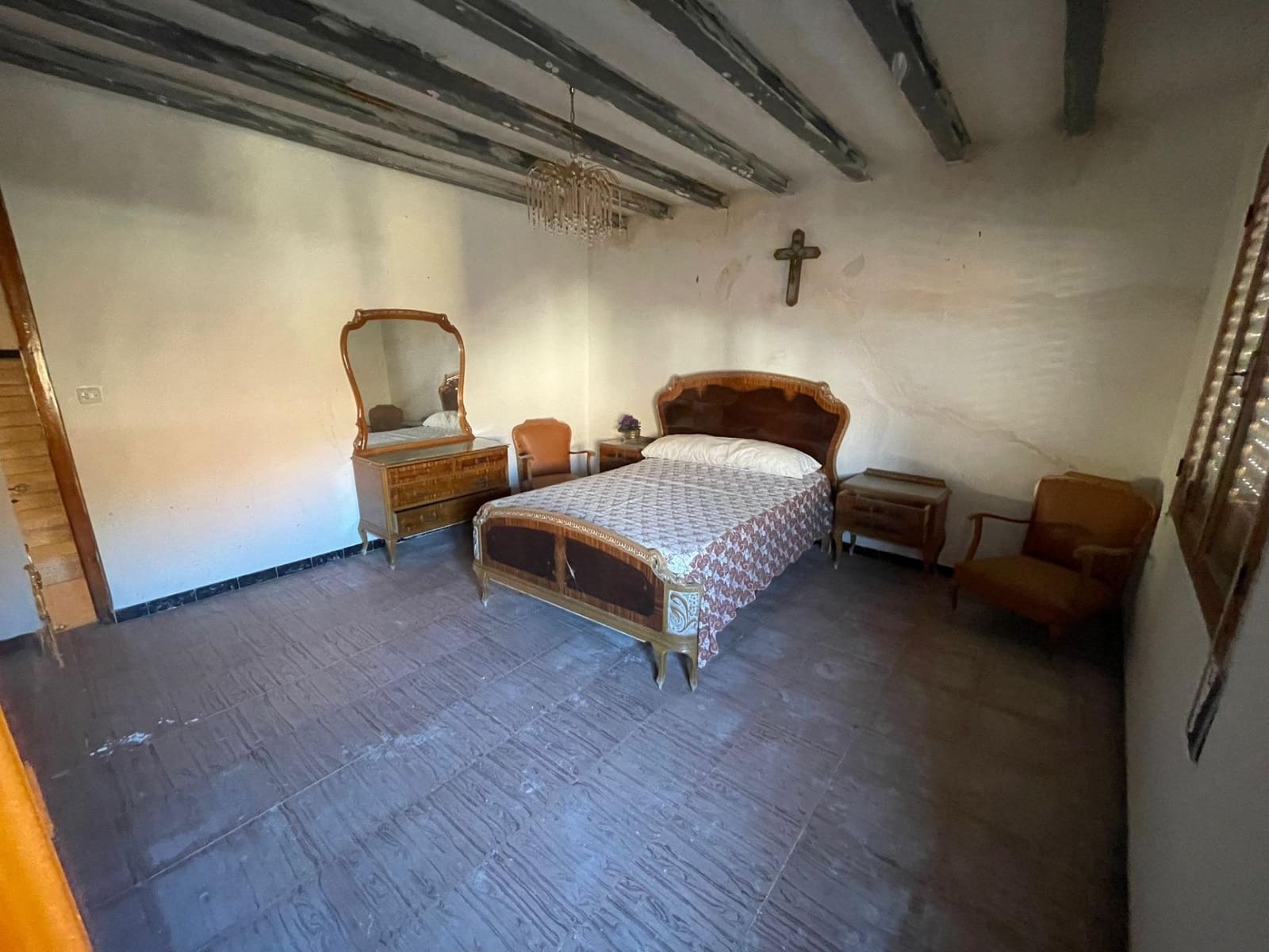 4 Zimmer Haus zu verkaufen in Calig - 75.000 € (Ref: 9591844)