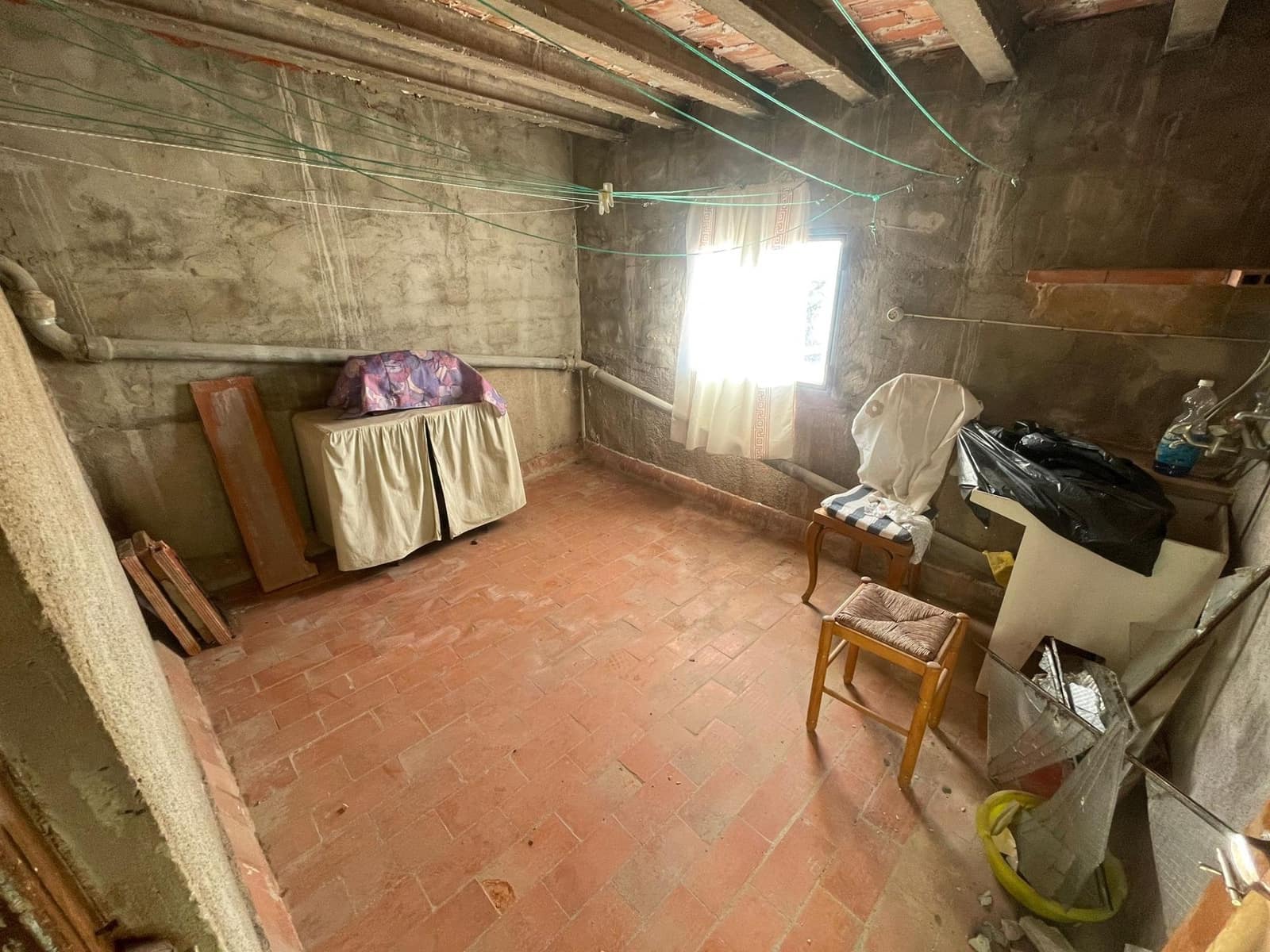 4 Zimmer Haus zu verkaufen in Calig - 75.000 € (Ref: 9591844)