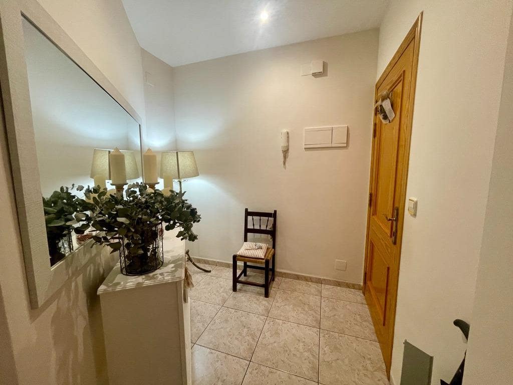 5 bedroom Townhouse for sale in Benicarlo with garage - € 291,000 (Ref: 9591901)