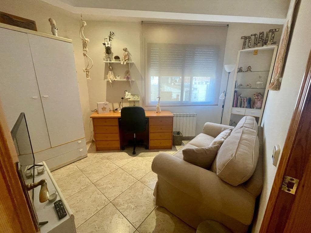 5 bedroom Townhouse for sale in Benicarlo with garage - € 291,000 (Ref: 9591901)