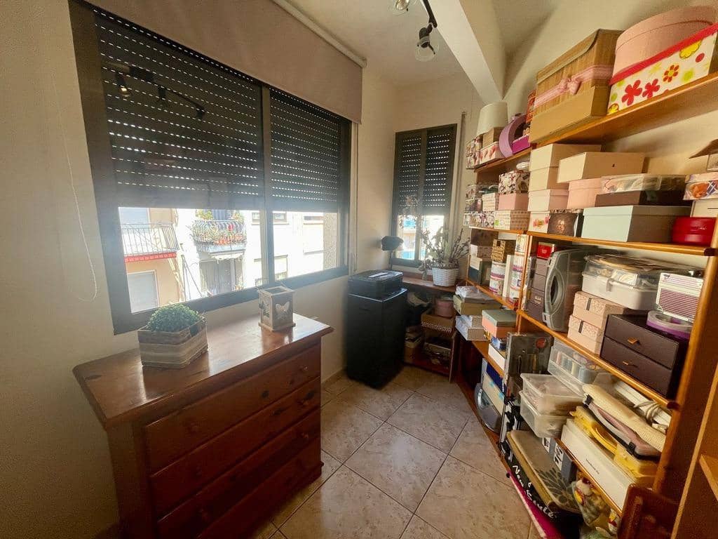 5 bedroom Townhouse for sale in Benicarlo with garage - € 291,000 (Ref: 9591901)