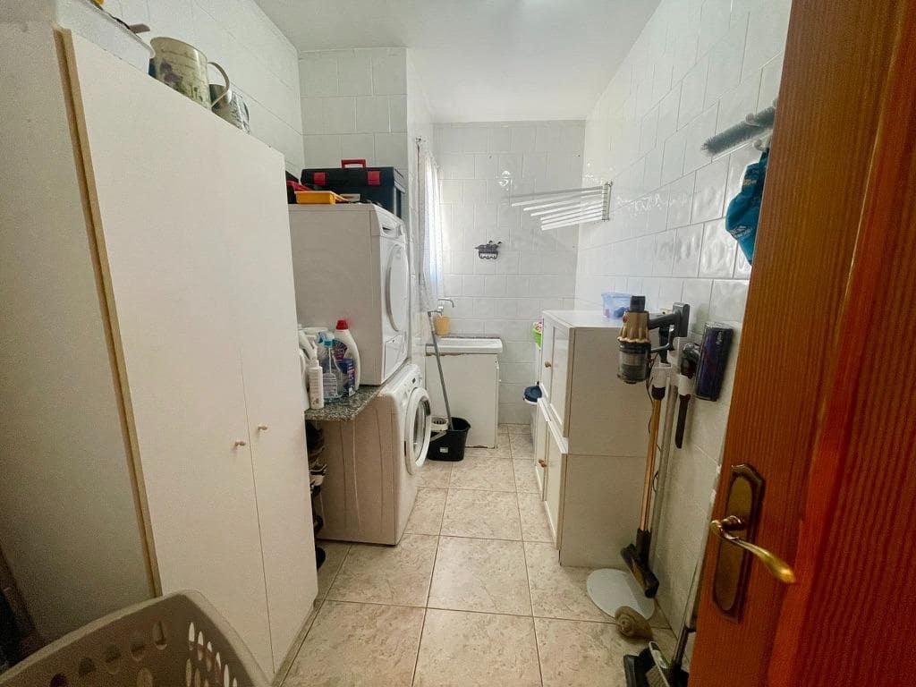 5 bedroom Townhouse for sale in Benicarlo with garage - € 291,000 (Ref: 9591901)