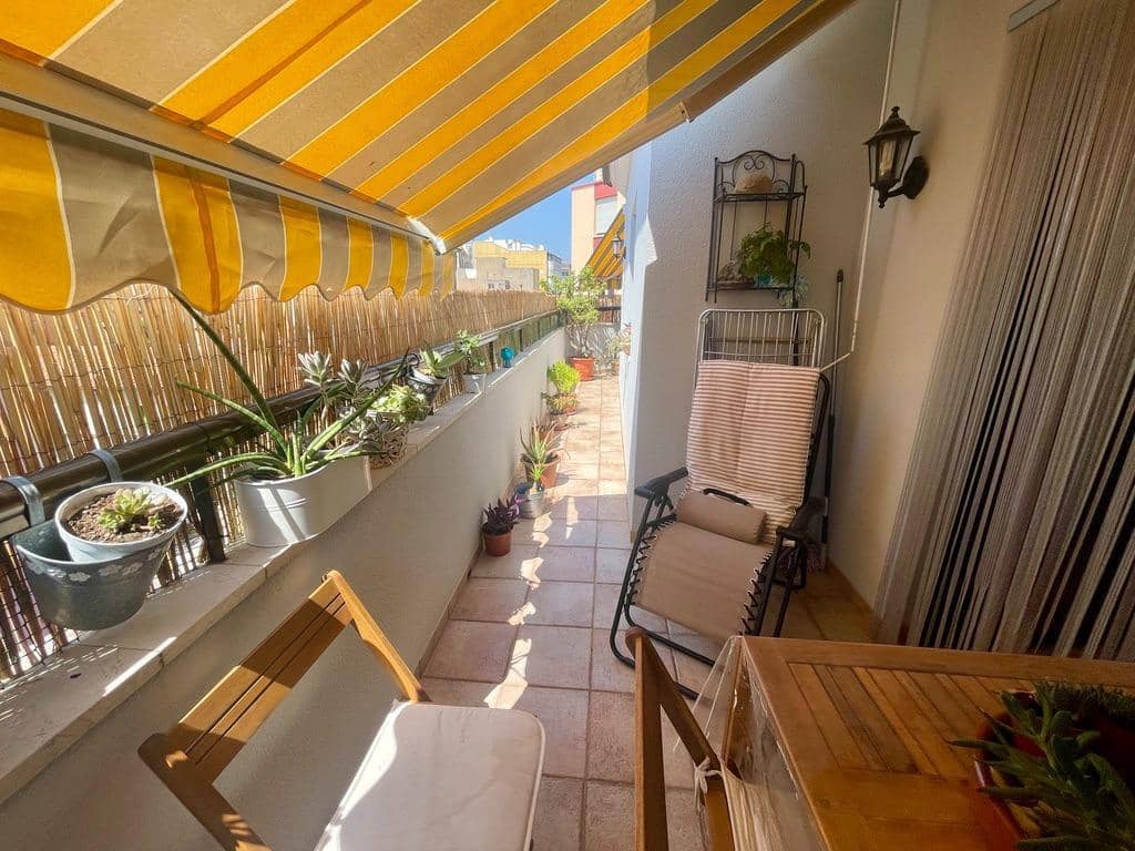 5 bedroom Townhouse for sale in Benicarlo with garage - € 291,000 (Ref: 9591901)