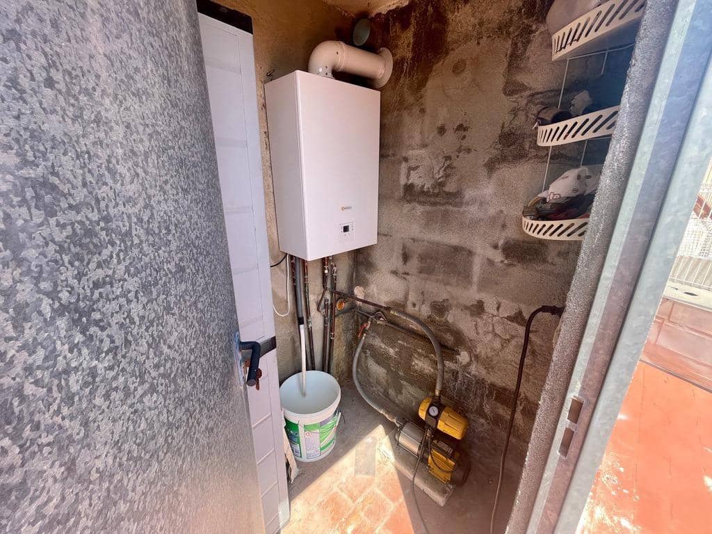 5 bedroom Townhouse for sale in Benicarlo with garage - € 291,000 (Ref: 9591901)