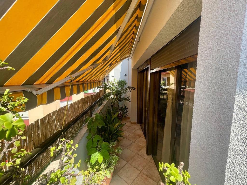 5 bedroom Townhouse for sale in Benicarlo with garage - € 291,000 (Ref: 9591901)