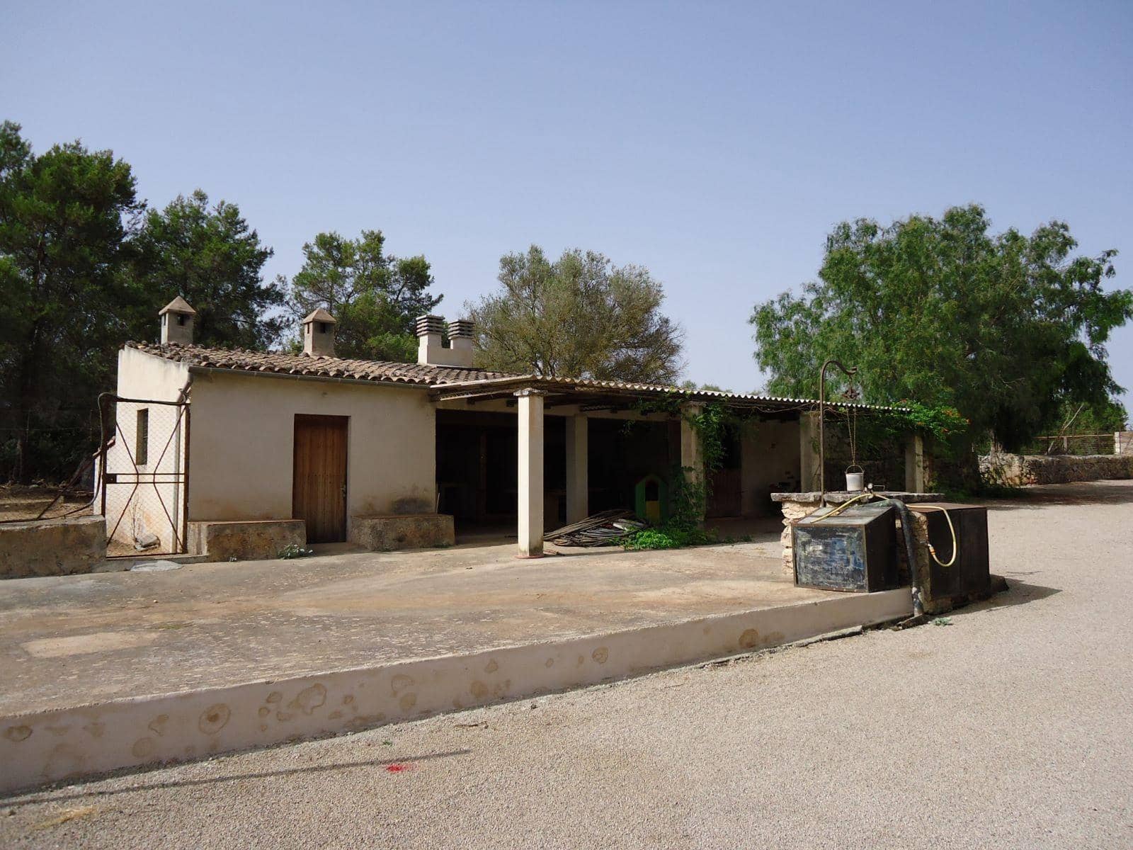 9 bedroom Villa for sale in Ruberts with pool garage - € 960,000 (Ref: 8345409)