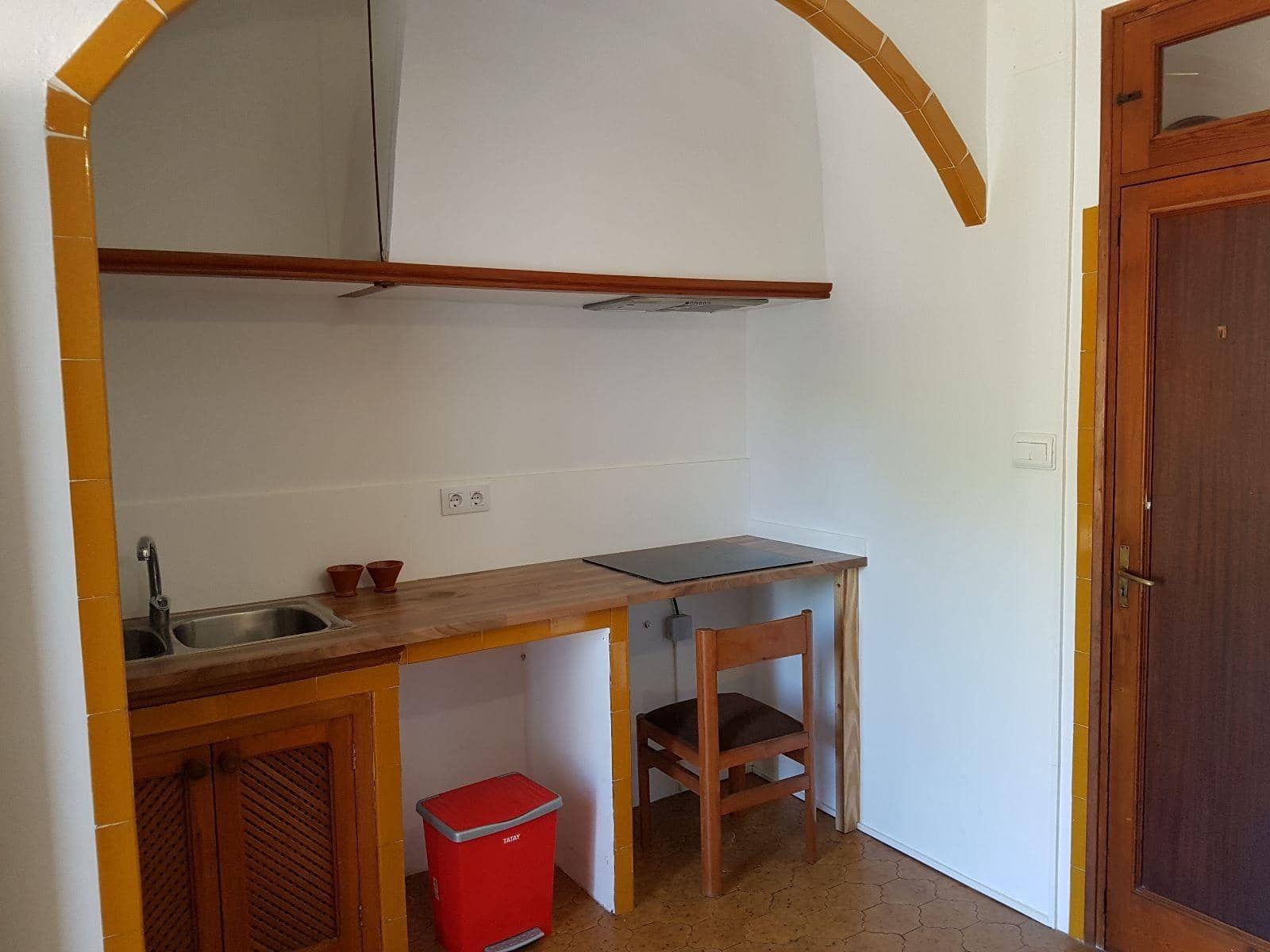 9 bedroom Villa for sale in Ruberts with pool garage - € 960,000 (Ref: 8345409)