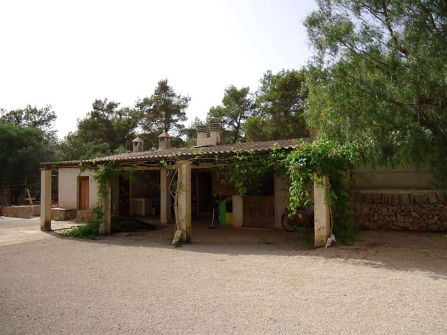 9 bedroom Villa for sale in Ruberts, Sencelles with pool garage - € 960,000 (Ref: 8345409)