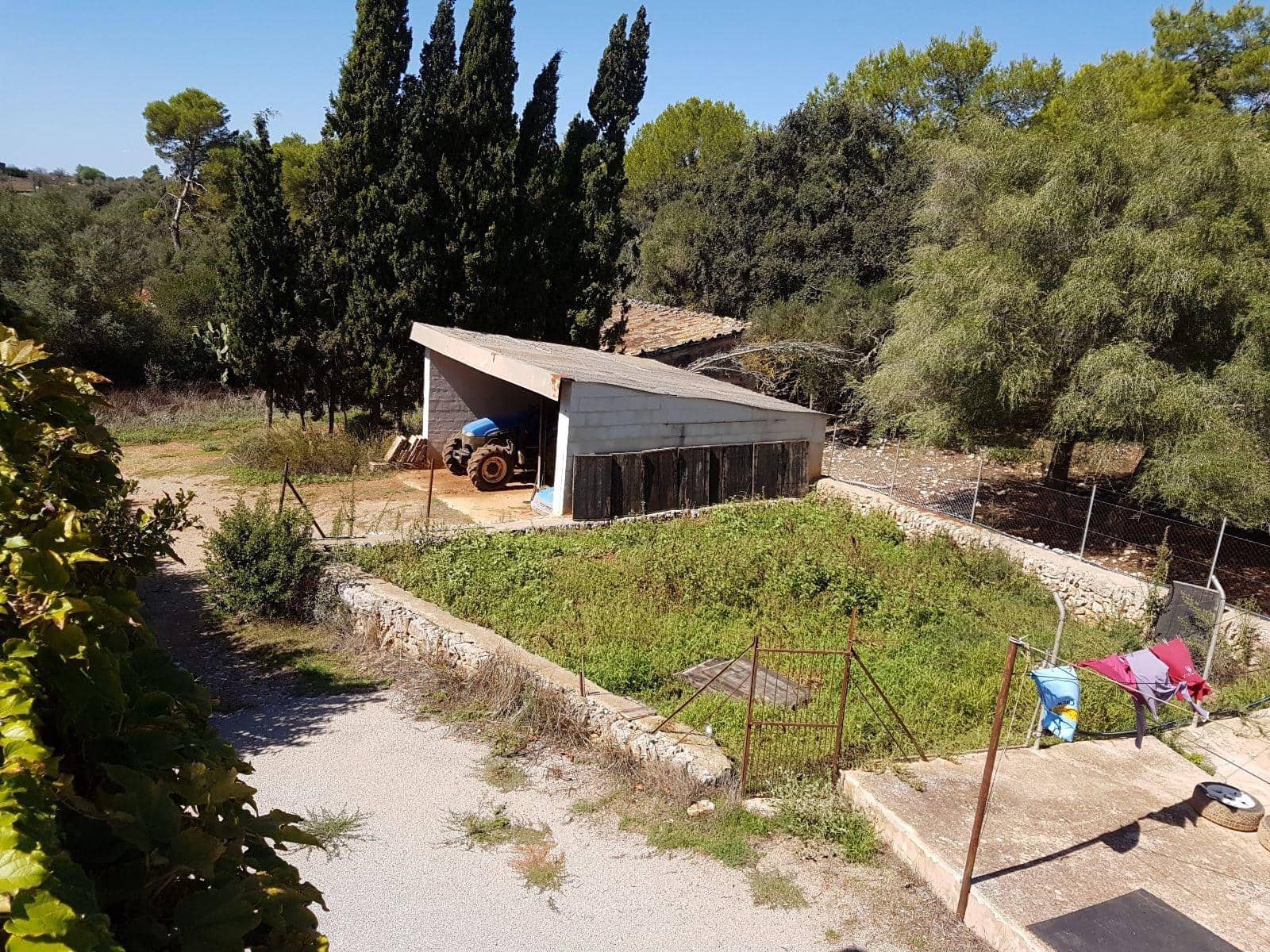 9 bedroom Villa for sale in Ruberts with pool garage - € 960,000 (Ref: 8345409)