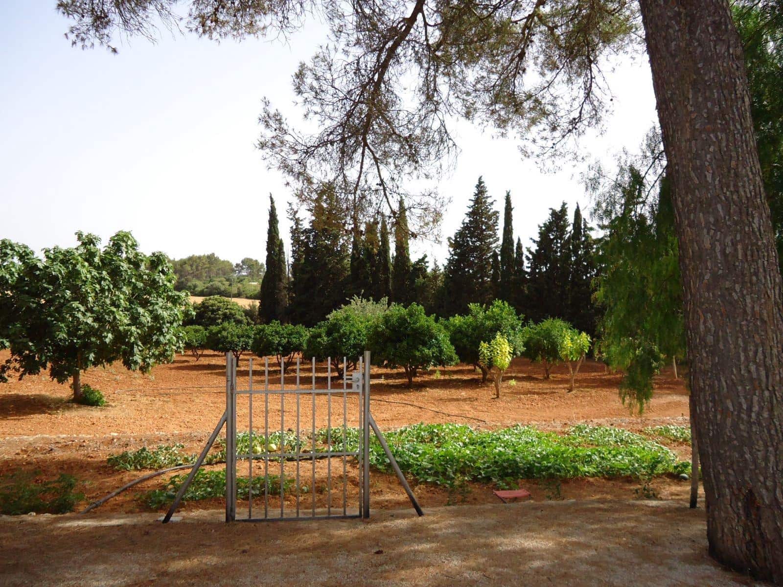 9 bedroom Villa for sale in Ruberts with pool garage - € 960,000 (Ref: 8345409)