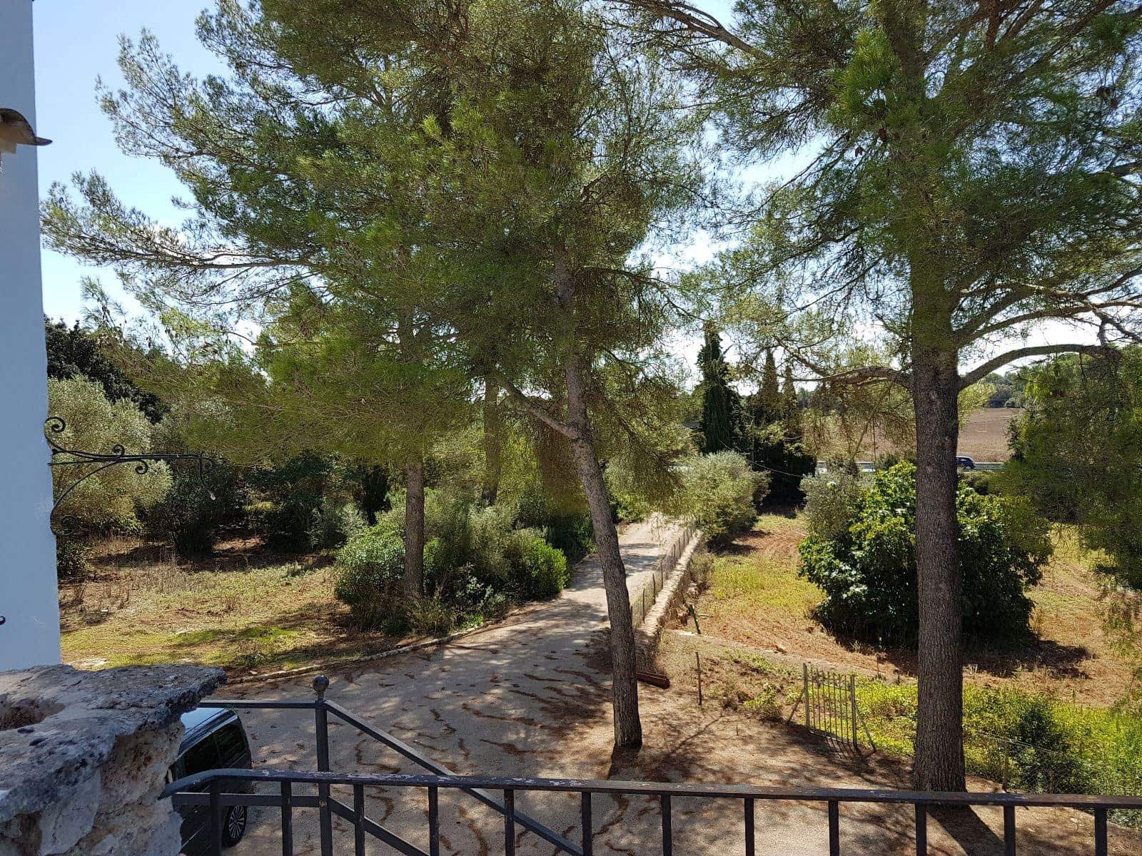 9 bedroom Villa for sale in Ruberts with pool garage - € 960,000 (Ref: 8345409)