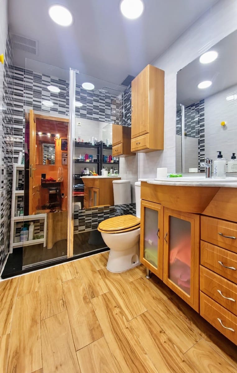 4 bedroom Penthouse for sale in Coll d'en Rabassa - € 450,000 (Ref: 8403459)